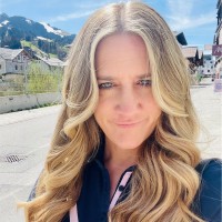 Nina Stoll