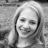 Laura Haltom, Cfa