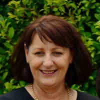Lesley Dennien