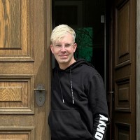 Dr. Oliver Falk-Becker