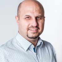 Dr. Aslan Kamali