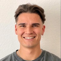 Sven R.