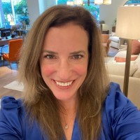 Lisa Holden Rn, Bsn, Crrn, Lmt