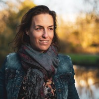 Angela Holland