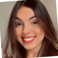 Thais Lobato