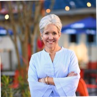 Beth Hiers, Cmr