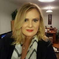 Kelly Lynch