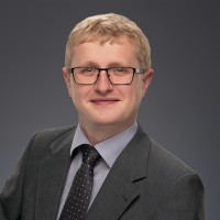 Dr. Alexander Straub