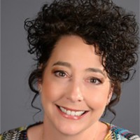 Lisa R Cox
