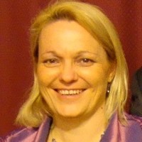 Narelle Robertson