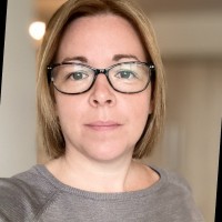 Lisa J Shaw