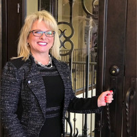 Lisa Kuhns