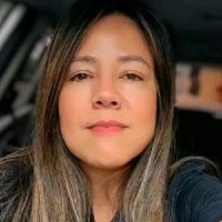 Adriana Quadros
