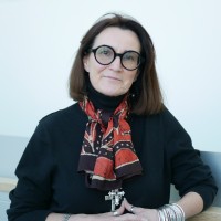 Carolyn E Stebbings