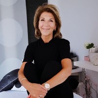 Caring 4 you, Carola Meerleveld