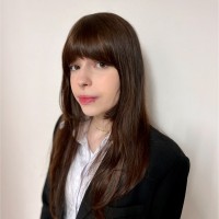 Lúcia B.