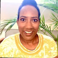 Dr Lorraine Gordon