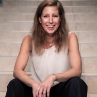 Dr. Sabine Freund