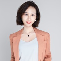 卢垚冰