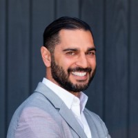 Michael Hendifar, Cfa