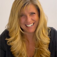 Dr. Claudia Golder