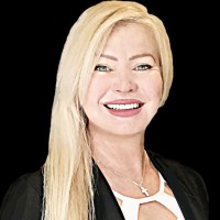 Tatiana “Tati” Mckeen 🏡⭐️ Real Estate