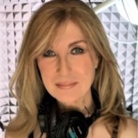 Anne Flosnik Audiobook Narrator 🇬🇧 🇺🇸 🇮🇪