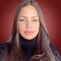 Julia Gonçalves