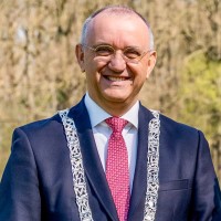 dr. Jos Hessels
