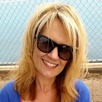 Suzanne Arthur