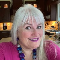 🌀  Gayle Hanlon