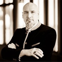 Stefan L. Braun