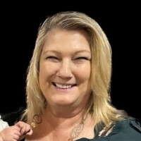 Lynne Mcgovern, Maed