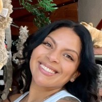 Violeta Escobar, Shrm-Cp