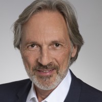 Claus W. Küster