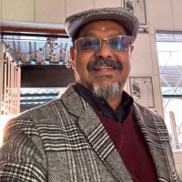 Vis Naidoo (ACII London)(AIISA)(Paralegal)(SA Law Sch)