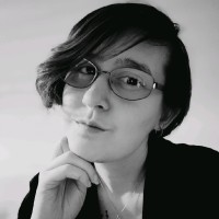 Delphine Thau