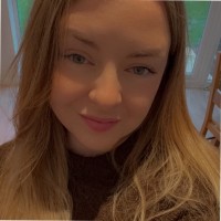 Chloë Holt
