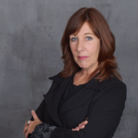 Lori Ellis