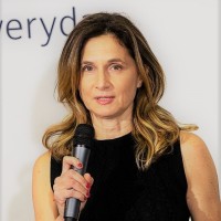 Sílvia R.