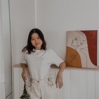 Angela Giovani S.Ak