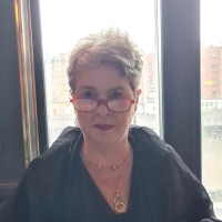 Lynne Tracey  [She / Her]