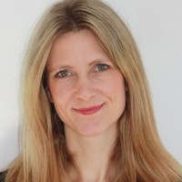 Dr. Nina Van Ackern