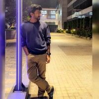 Dr. Shubas Karthik
