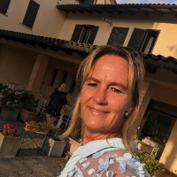 Louise Bache