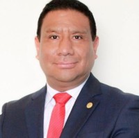Robert W. Huamán C.