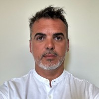 Roberto R.