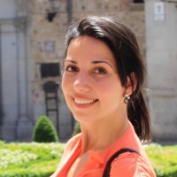 Viviane M.