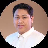 Earl James Villaseñor