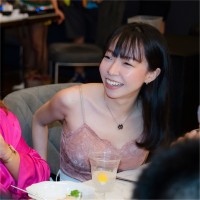 Tanya Wong, Cams